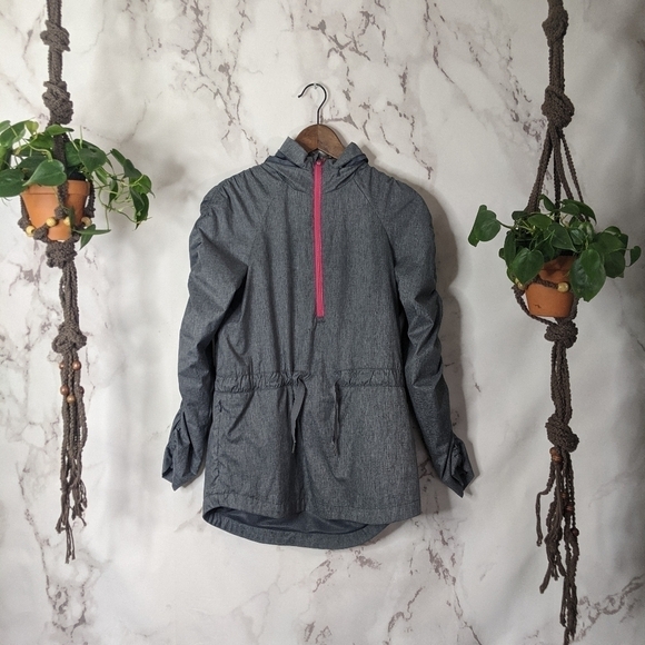 Fabletics Danielle gray packable windbreaker / rain jacket - Picture 1 of 10